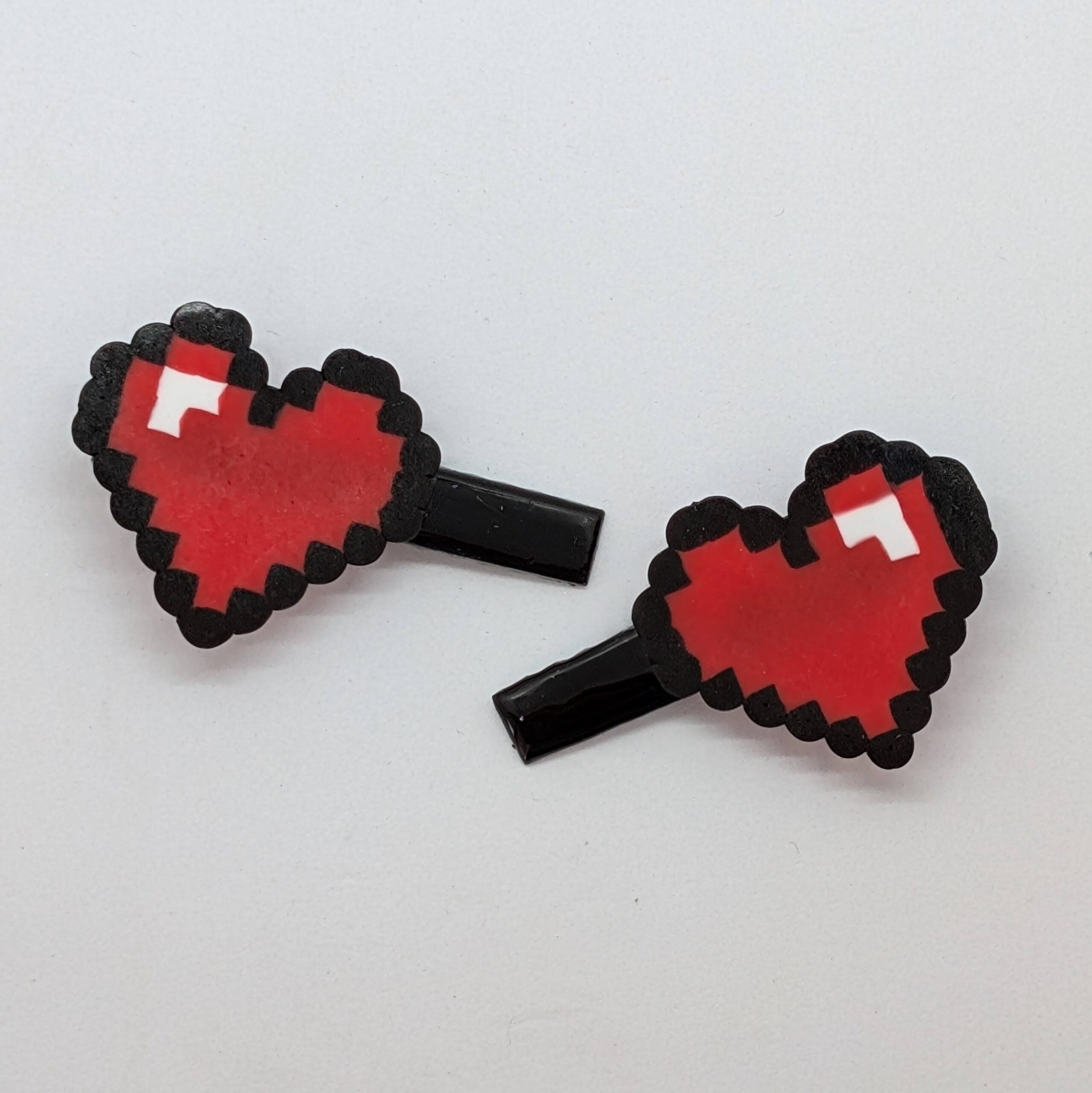 סט סיכות לשיער לב מפוקסל